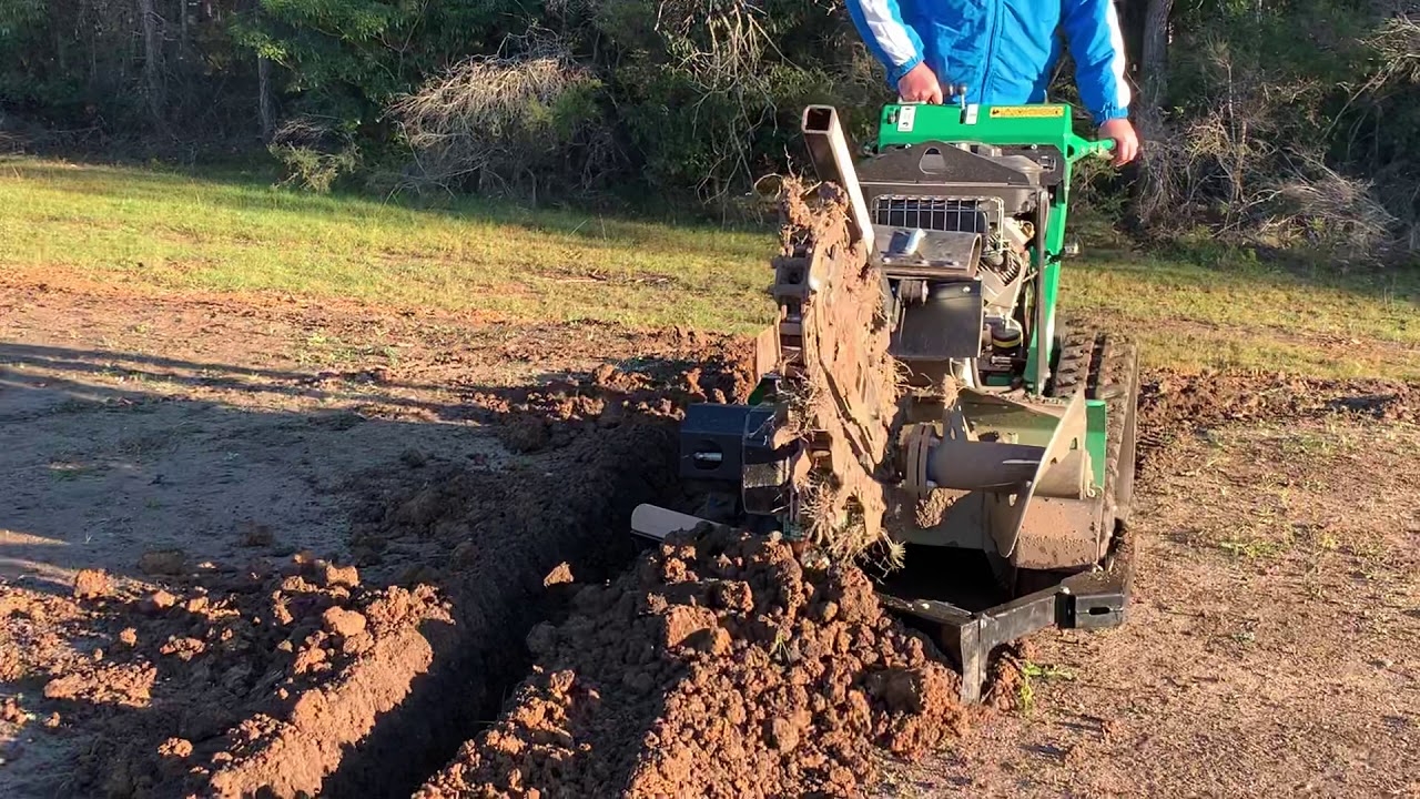 Red Roo HT1624TK trencher - Trenching