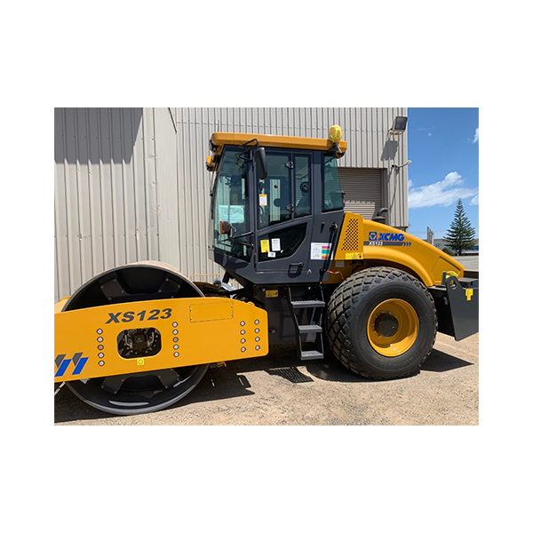 12 Ton Smooth Drum Roller - XCMG's XS123 Vibratory Road Roller